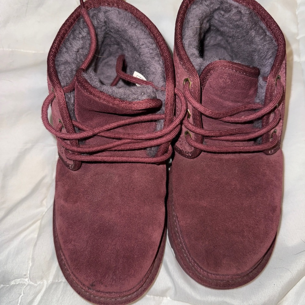 UGG kids Burgundy Neumal Chuckka boots